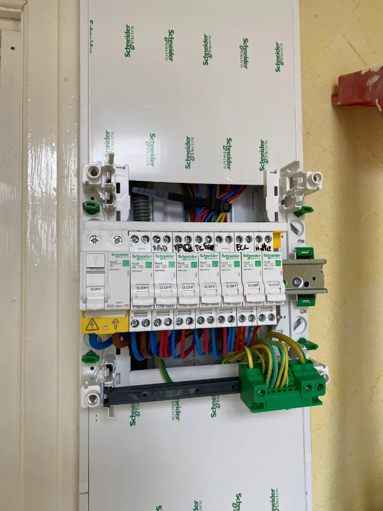 Intervention sur un tableau électrique